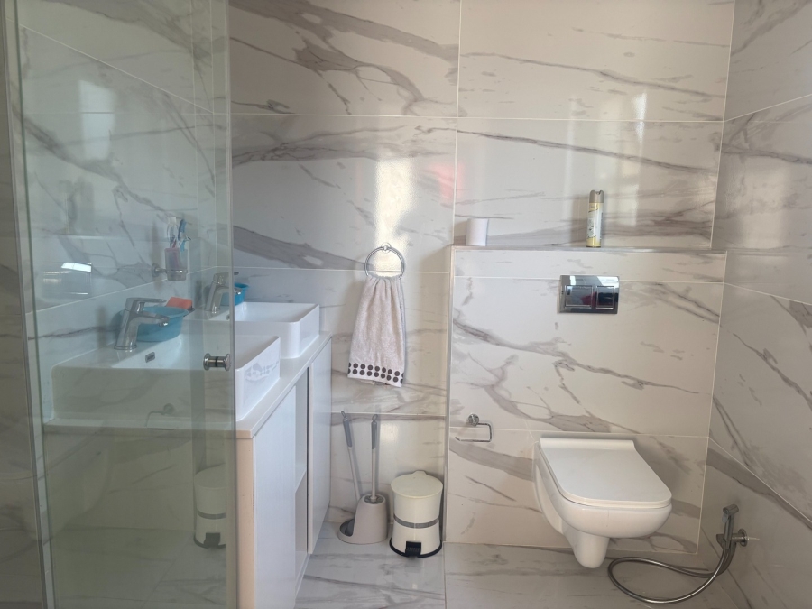 To Let 3 Bedroom Property for Rent in Sandown Western Cape